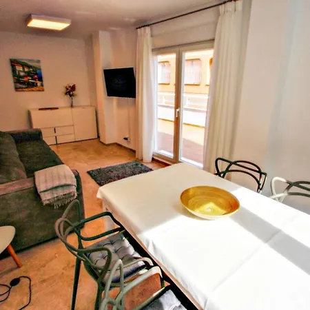 Apartamento Isabel - Modern In The Center Of